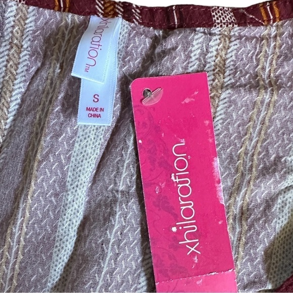 ๐บ Xhilaration Stripe Burgundy Lightweight Jumpsuit Size S NWT Wrap Wide Leg - Picture 7 of 8